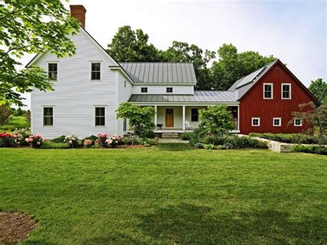 15 Aesthetic Farmhouse Exterior Designs Showing The Luxury Side Of The