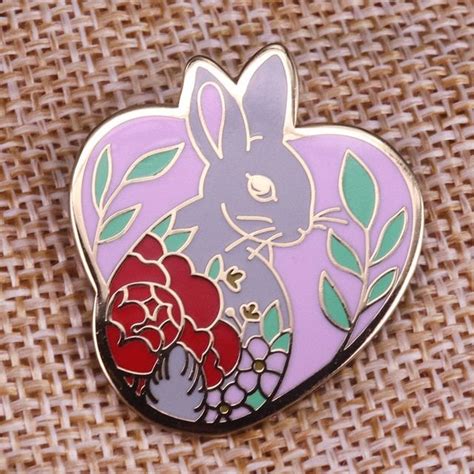 Hare Rabbit Pin Badge Bunny T Spring Brooch Accessory Woodland