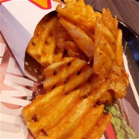 Grillés façon bbq, avec des produits frais et du bœuf 100% angus : Carl's Jr - Burgers - Downtown - Vancouver, BC - Reviews ...