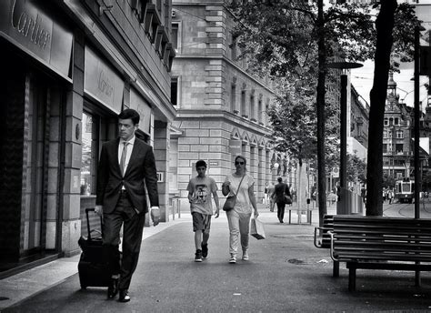 Fotos Gratis Peatonal En Blanco Y Negro Gente La Carretera Calle