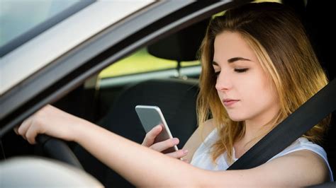 Most Dangerous Distracted Driving Habits Howstuffworks