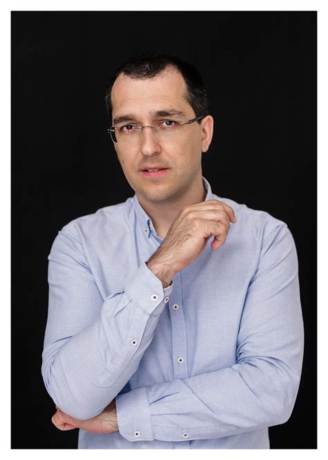 Găsiţi diploma mea pe contul meu de facebook. Vlad Voiculescu - DoR