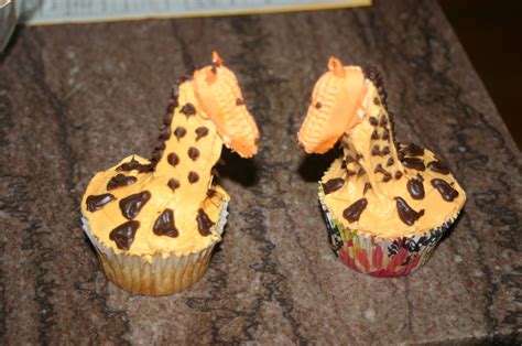 Cupcakes From The Heartcheryl Stjohn Giraffe Cupcakes Giraffe