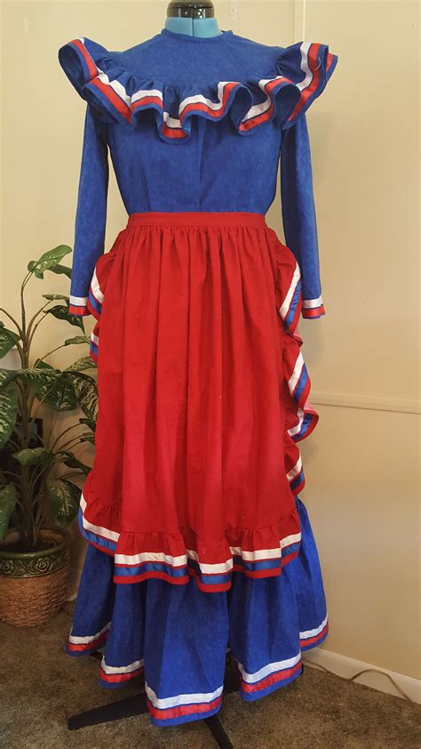 Womans Chickasaw Dress Made By Mary Shackleford