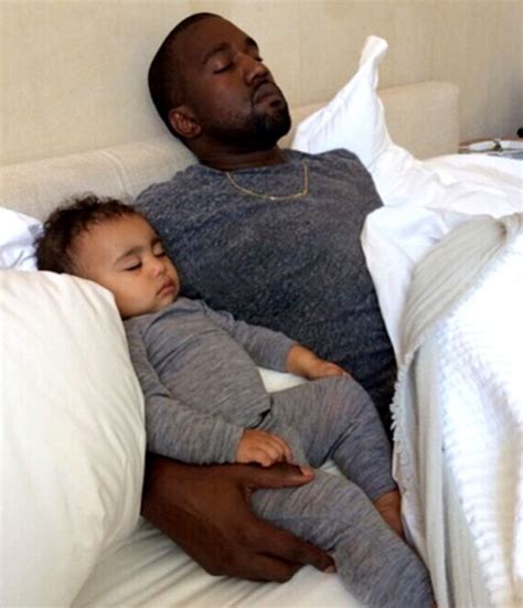 Kanye West Sleeping Pics Kanye West Sleeping At Vmas