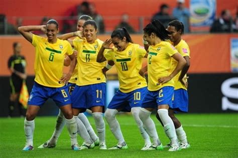 Mirando liderança do grupo, seleção feminina pega zâmbia na olimpíada. Seleção Feminina de Futebol se prepara para o início do ...