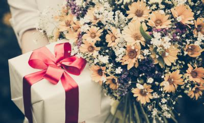 Wedding Etiquette UK The Dos And Don Ts Of Wedding Gifts Lists