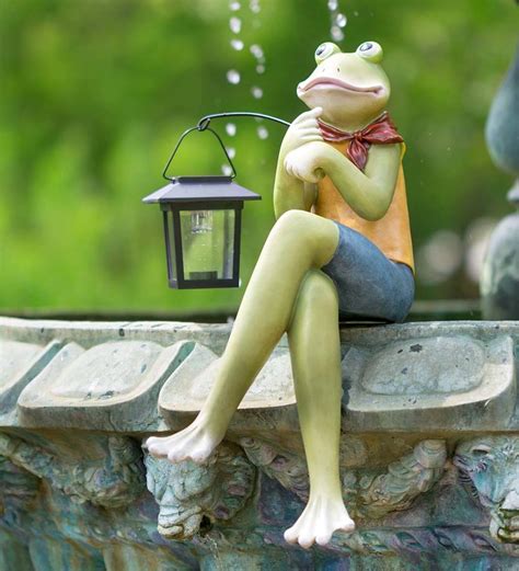 Indooroutdoor Sitting Frog Sculpture With Solar Lantern Wind And Weather