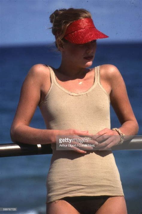 arthur elgort conde nast archives photos and premium high res pictures tan tank top patti