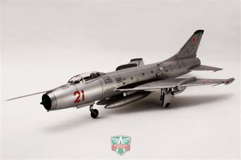 Modelsvit 72007 Sukhoi Su 7 Soviet Fighter 1 72 Odrzutowe Skala 1