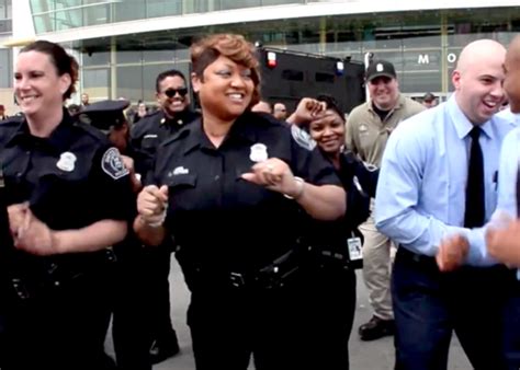 Deadline Detroit Detroit Cop Dancing Video Goes Viral With 4 Million