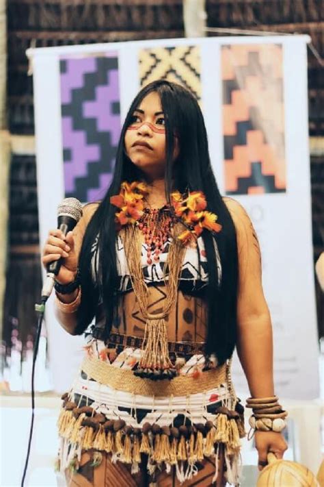 Weeena Tikuna Linfluencer Indigena Dellamazzonia Mondo E Missione