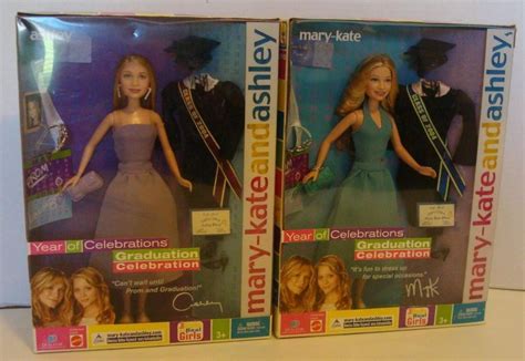 Set Of 2 Mary Kate And Ashley Dolls Mattel Graduation Celebration