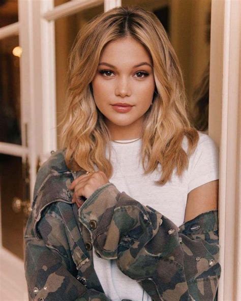 The Best Women This Week Suburban Men Olivia Holt Yellow Hair Color Color Your Hair Hair