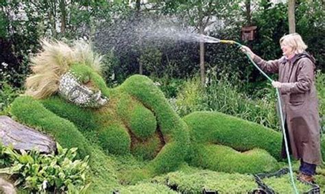 Il nuovo giardino è sexy fusion Garden art sculptures Topiary
