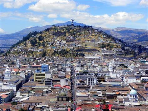 Vista Del El Panecillo Foto De Archivo Imagen De Ecuador 82925762