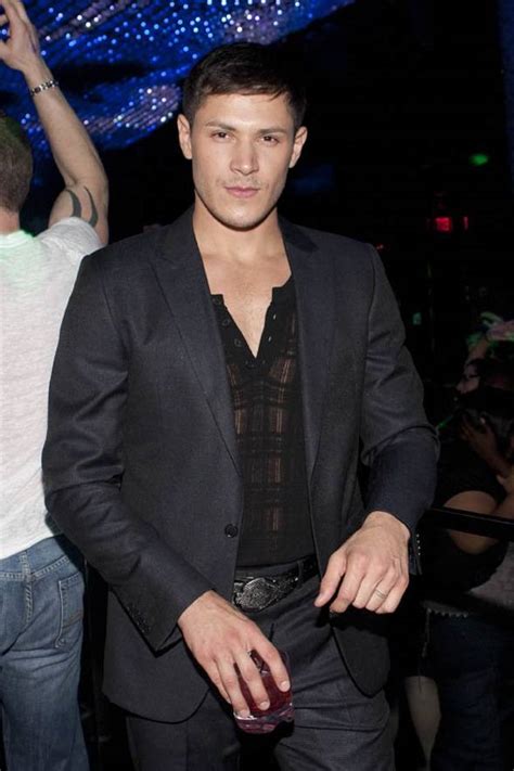 Haute Event ‘twilight Star Alex Meraz Wolfs It Up At Vanity Haute