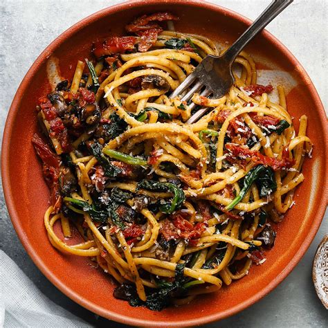 Sun Dried Tomato Pasta With Spinach Mushrooms Lindsey Eats