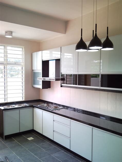 This apartment unit in setapak has 10' 10' sized kitchen, the owners want enough storage space in their kitchen. 25 Tropical Kitchen Design Ideas - Decoration Love