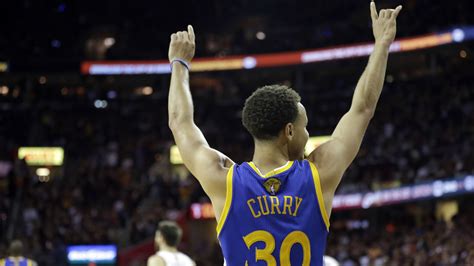 Golden State Warriors Steph Curry Sinks Amazing Half Court Shot Abc7 San Francisco