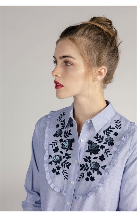 Retrouvez un vaste choix de chemisiers et blouses chez gémo pour tous les styles : Roberta est une chemise très féminine avec des broderies ...