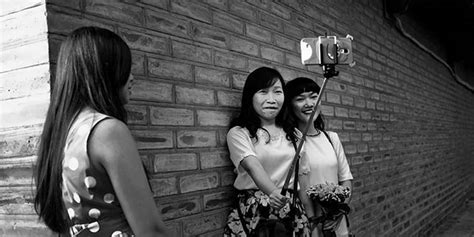 Selfie Sticks Could Get You Jail Time In South Korea The Travellers Magazine