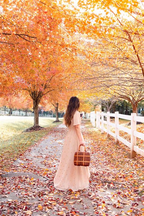 20 Fabulous Fall Photo Ideas For All The Fall Feels On Your Instagram