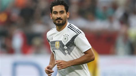 After the news broke, some took to twitter to voice their disapproval of the meeting. Ilkay Gündogan sifflé pour avoir posé en photo avec le ...