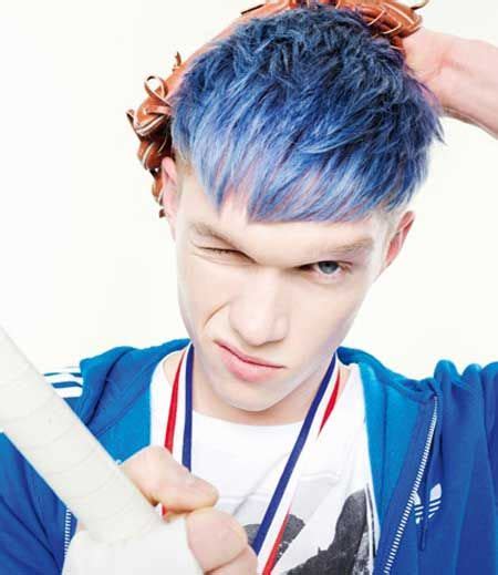 Guys are following the trend of trying out unusual hair color like purple. Cool Blue Hair Color Ideas for Men | Estilos de cabello ...