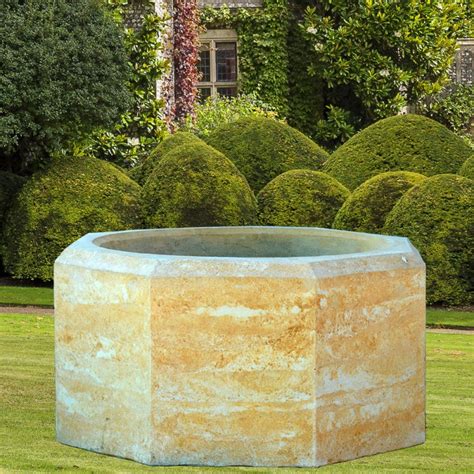 Die imposanten pflanzgefäße, gartentöpfe und steingefässe sind stilvolle zierelemente für den garten oder die terasse. Großer Beton Pflanzkübel - Romana • Gartentraum.de