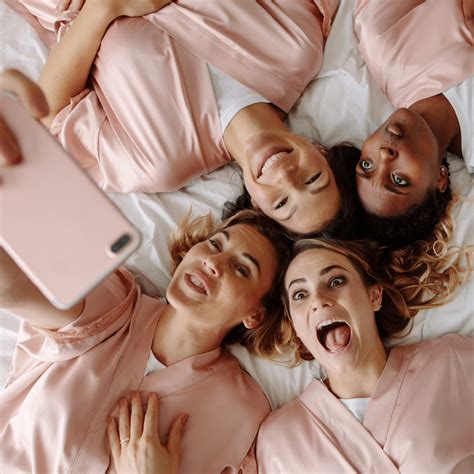 18 Insanely Fun Things To Do At A Sleepover With Your Best Friend