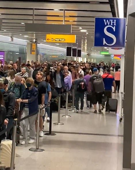 Now Heathrow Staff Go On Strike Ba Staff Vote To Walk Out During