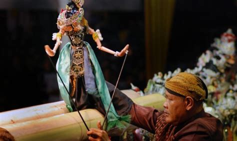 Wayang Golek The Amazing Puppet Art Show From Indonesia Trevindos