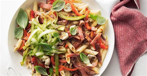 Quick and easy, ham and peas with pasta, cream, and parmesan. Warm pasta salad with ham and capsicum
