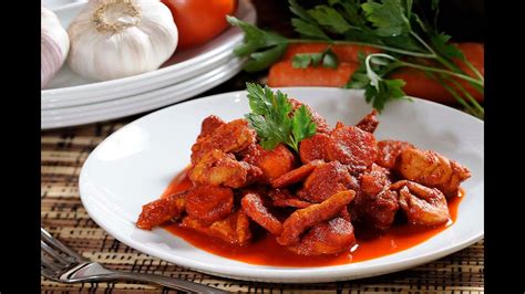 Descubre cómo hacer una receta muy fácil de pollo en salsa casero. Pollo en salsa roja de chile ancho - Receta fácil y ...