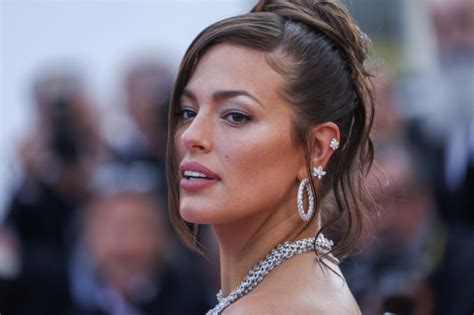 Ashley Graham Poses In A One Piece Swimsսit In The Yachts Spa And Appears Leaner Than Normal