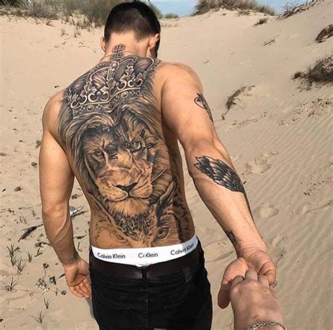 Panske tetovani • panske tetovani mezi prsty • piratske tetovani tilko panske core • tetovani ryba heavy new triko panske • tetovani holka heavy new triko. Pin by erik hamacek on Tattooed men | Lion back tattoo, Back tattoos for guys, Lion tattoo