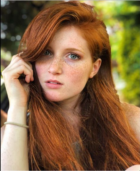 Pin By Island Master On Frecklesgingersred Beautiful Red Hair