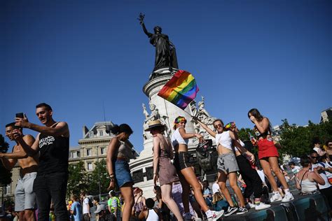 paris découvrez le parcours de la gay pride qui aura lieu le 26 juin cnews