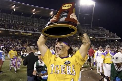 College World Series Lsu Wins Title With Historic Rout Of Florida