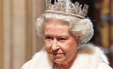 Selalu Sedekah Di Hari Minggu Ternyata Ratu Elizabeth Tak Pernah Bawa