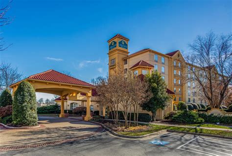 La Quinta Inn & Suites by Wyndham Greensboro NC | Greensboro, NC Hotels