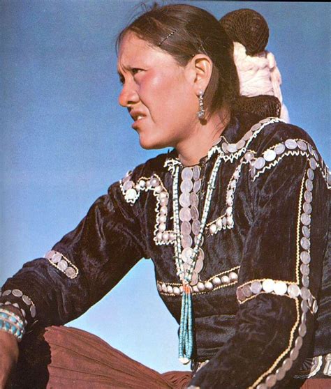 Navajo Women In Traditional Vestments We Navajo Need To Retain This