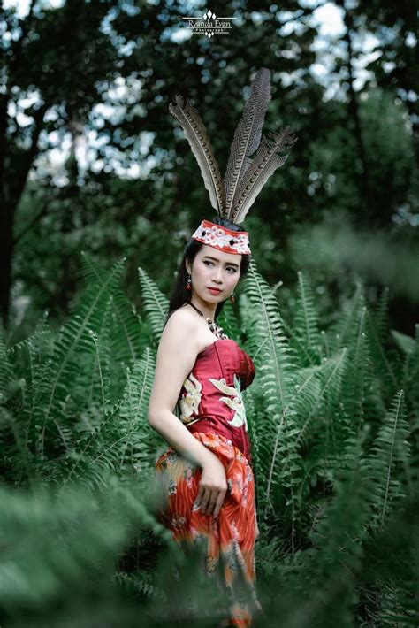Dayak Girl Wearing Traditional Costume In 2021 Dayak Girl Girl Costumes