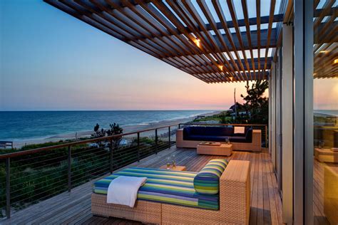 17 Awesome Modern Balcony Designs Youre Gonna Love