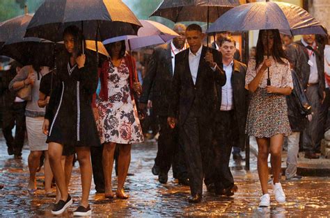 Αγγελική < αγγελική, θηλυκό του αγγελικός. Oι Obama's στη Κούβα! Hola! | kefaloniapress.gr