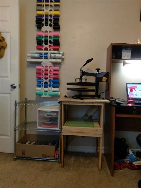 A table for the heat press made out of pallet wood | Craft room