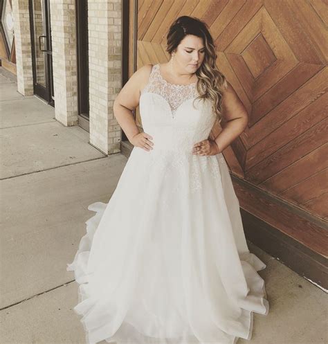 custom plus size bridal gowns for fuller figured brides plus size wedding gowns wedding