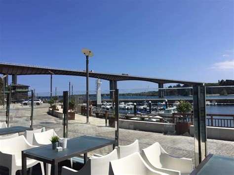 Capital social de la empresa es de 3.000,00 euros y tiene una facturación anual inferior a 500.000 euros. Restaurante bar NAUTICO LOUNGE BAR Ribadeo | Turismo Galicia