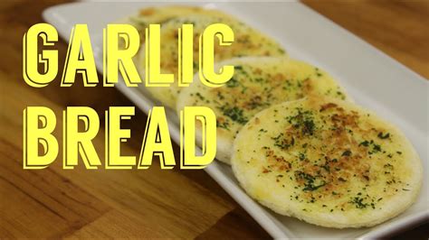 Saya pakai resep roti favorit saya; Resep Garlic Bread ( roti bawang ) - YouTube